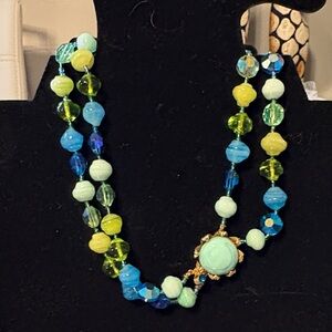 Vibrant Multicolor Beaded Necklace Vintage 1950 - 1960s Like new. 16 inches